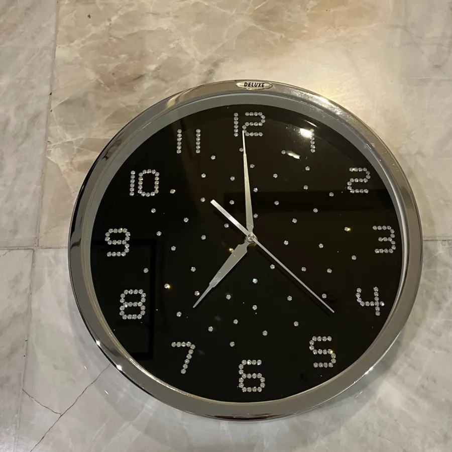 ساعت دیواری