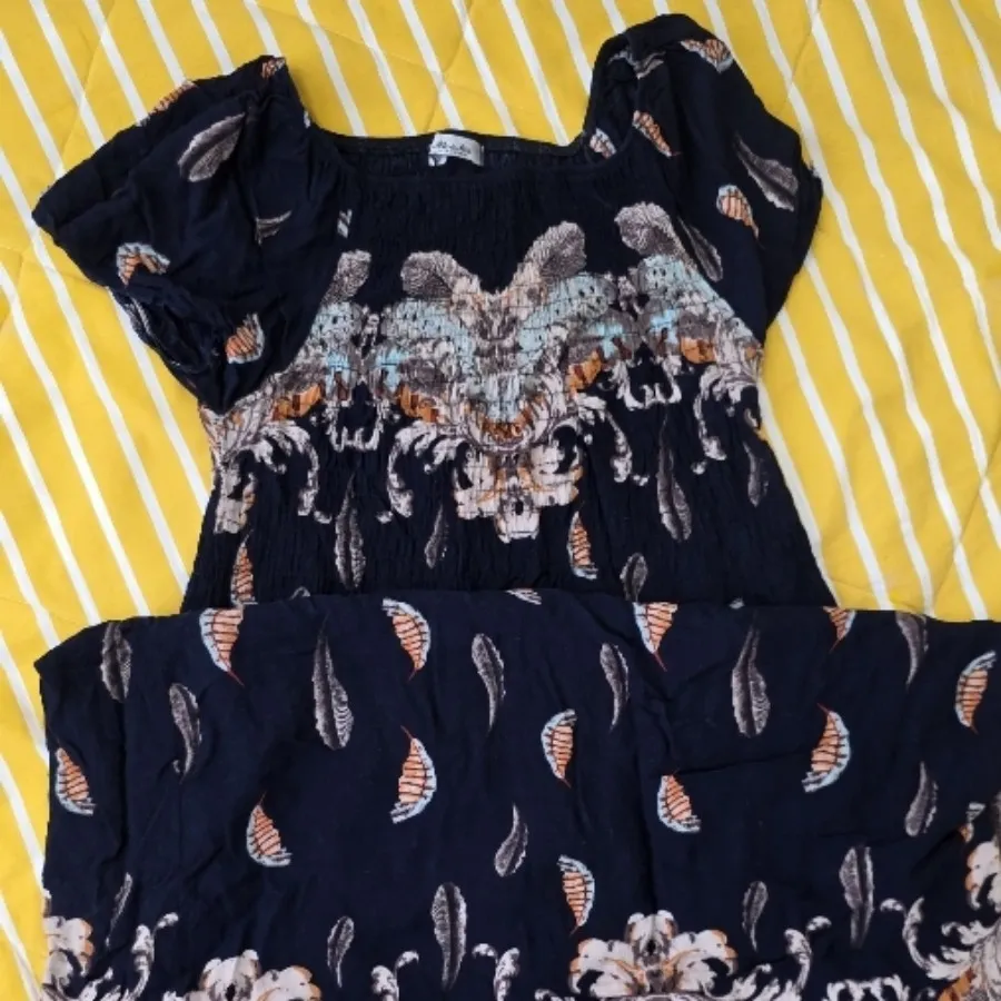 ساحلی بلند زنانه