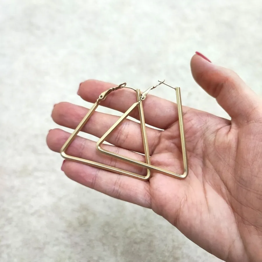 گوشواره طلایی مثلثی