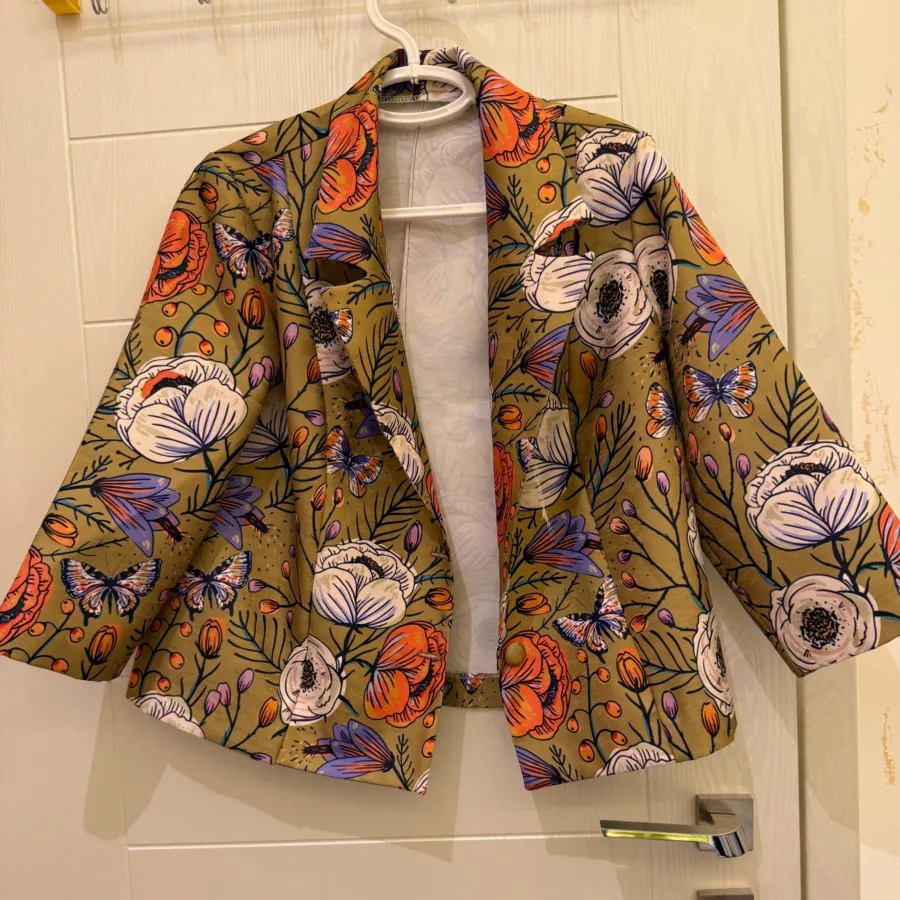 کراپ کت مزونی