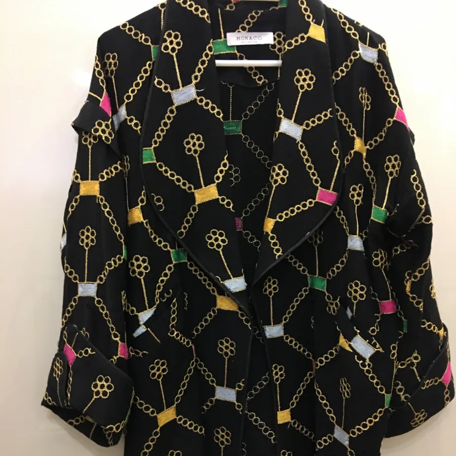 مانتو مشکی سوزندوزی