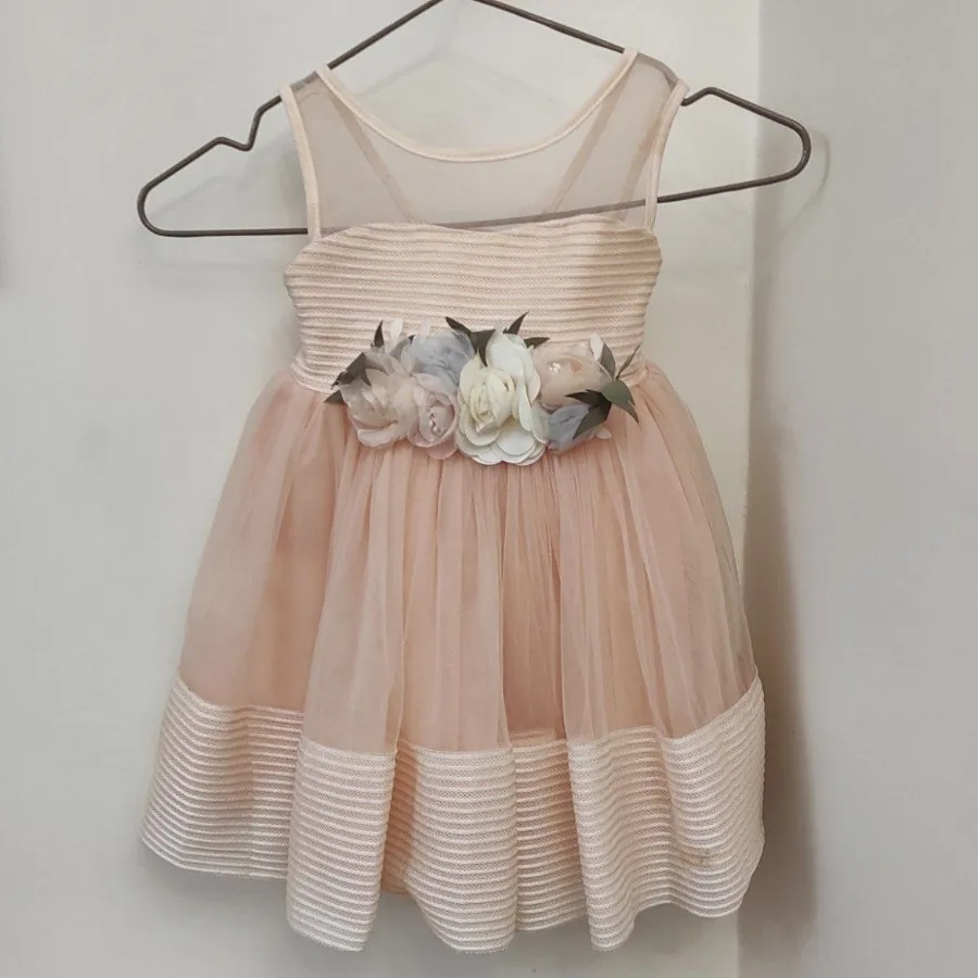 پیراهن گلبهی دخترانه