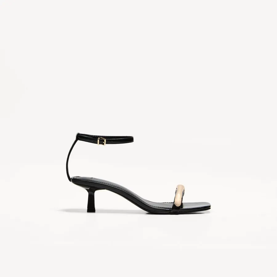 کفش برشکا اصل