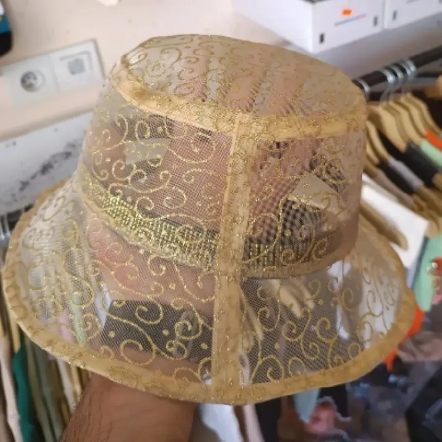 کلاه باکت طلایی شیشه ای