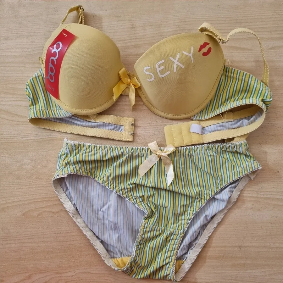 سوتین اسفنجی فانتزی