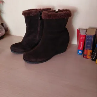 بوت ( ورق بزنید )