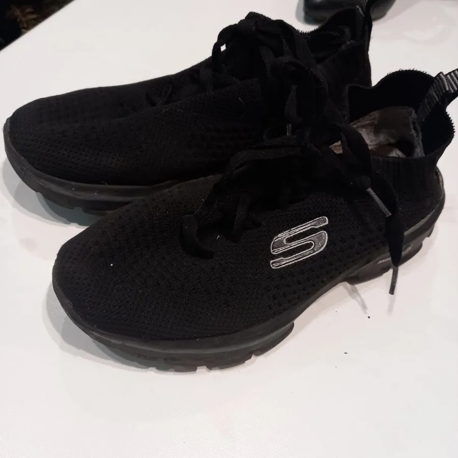 کتونی اسکیچرز