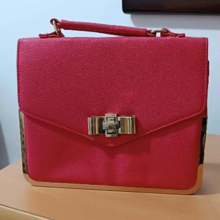 کیف کتابی صورتی