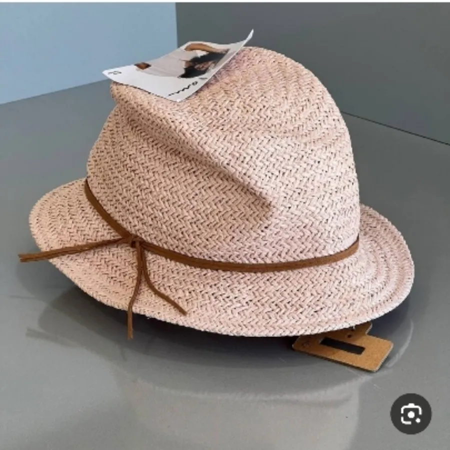 کلاه حصیری خارجی