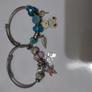 دو دستبند با هم