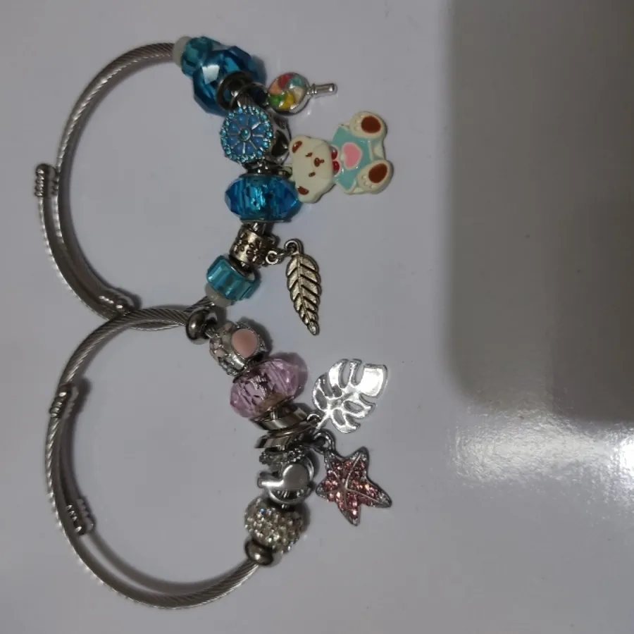 دو دستبند با هم