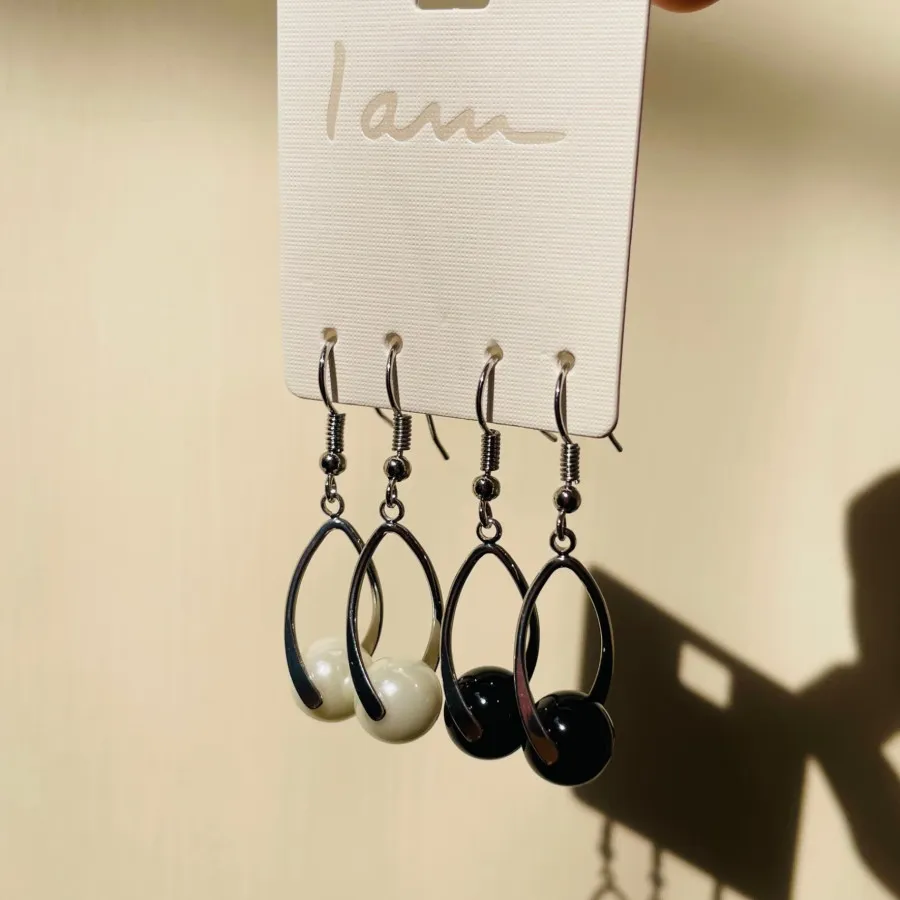 گوشواره مرواریدی i am