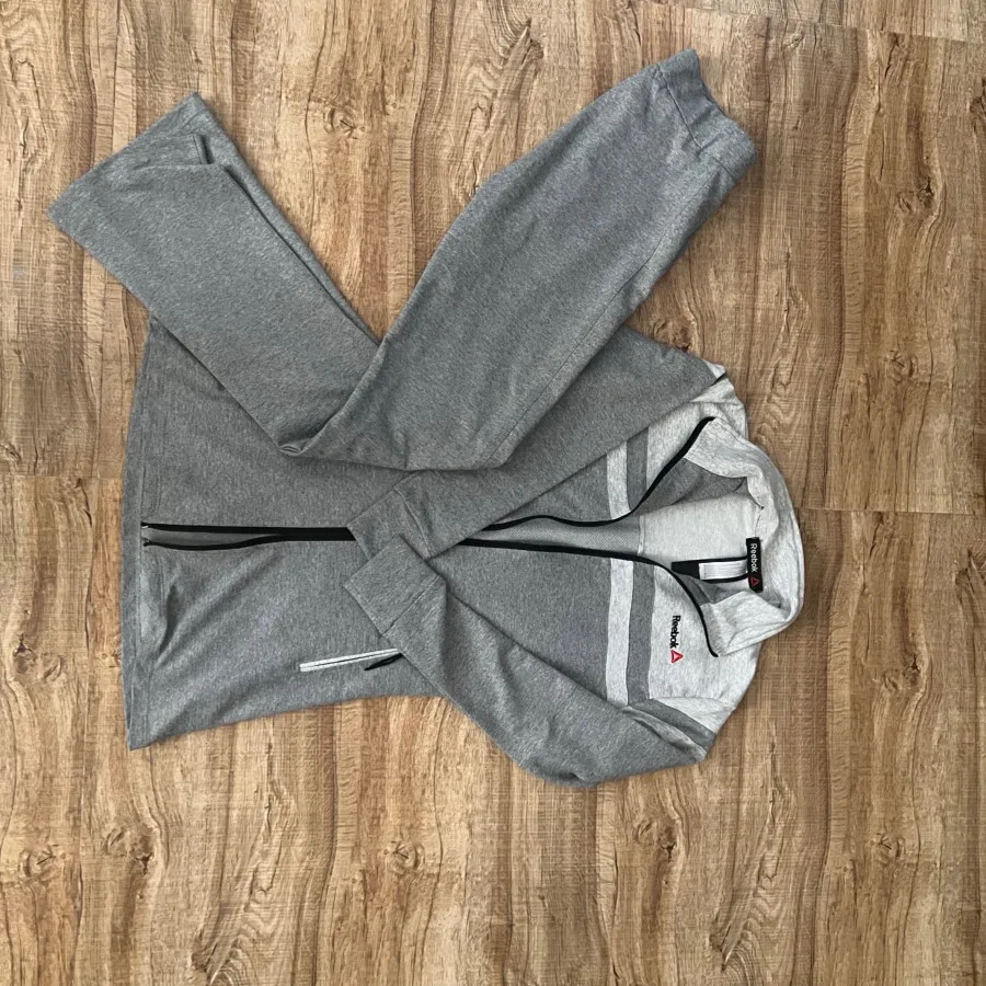 مانتو و شلوار ورزشی