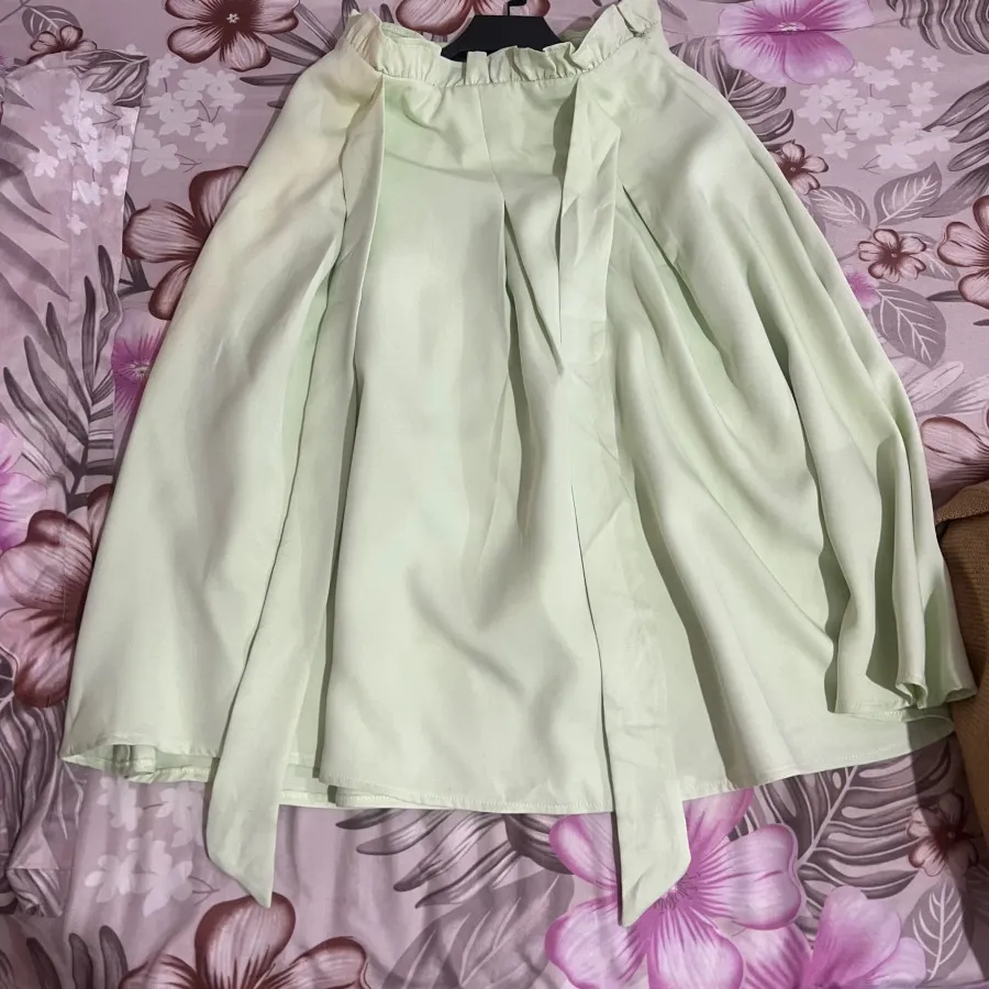 دامن سبز فسفری عروسکی