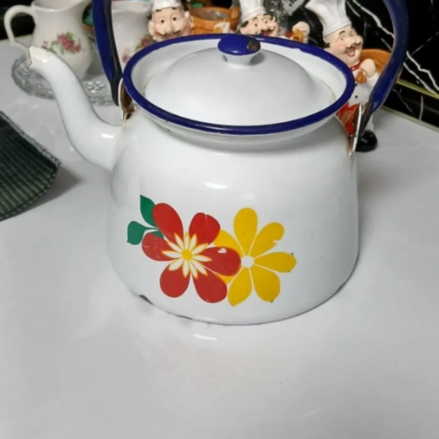 کتری قدیمی لعابی