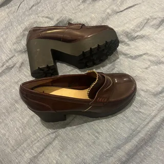 کفش پاشنه بلند