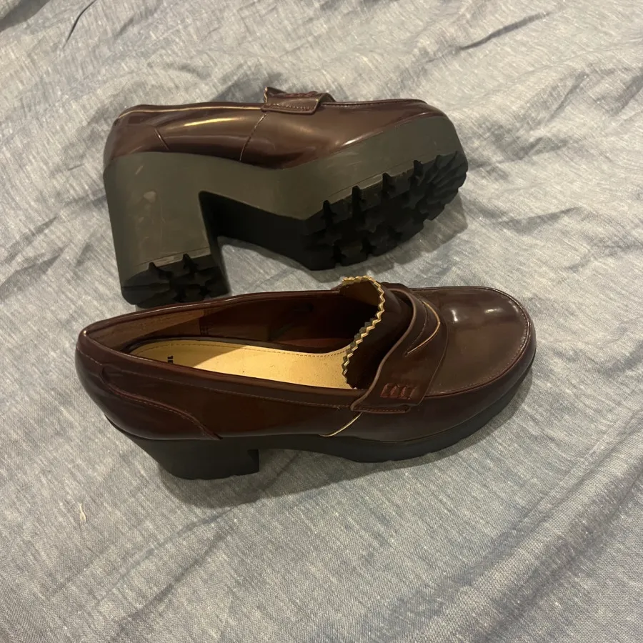 کفش پاشنه بلند