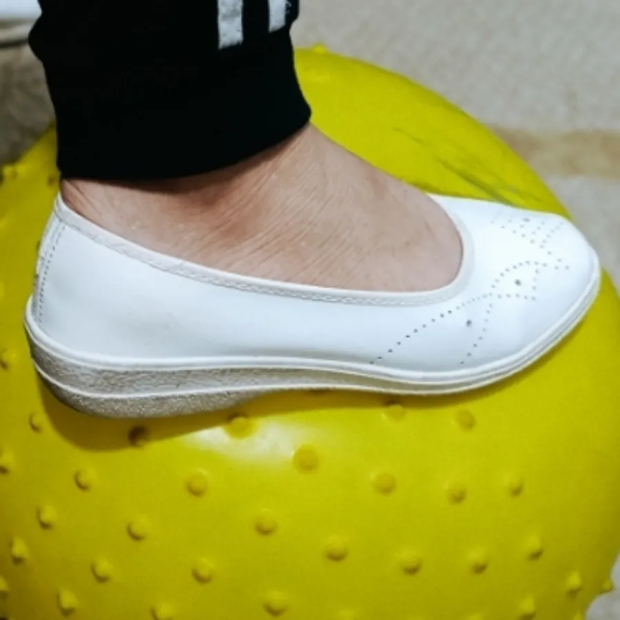 کفش سفید وارداتی (فرانسه)