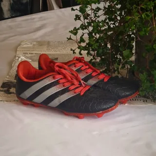 کفش فوتبالی سایز 35