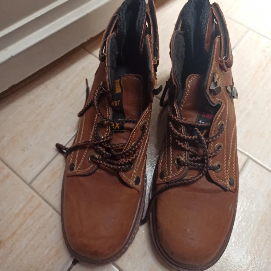 کفش نیم بوت