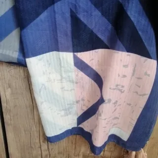 شال منگوله دار