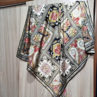 روسری ابریشمی