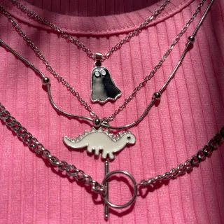 گردنبند رنگ ثابت