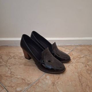 کفش پاشنه چوبی