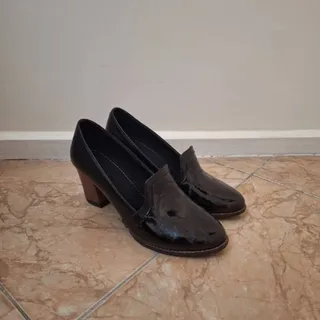 کفش پاشنه چوبی