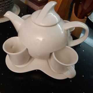 قوری و فنجان دکوری
