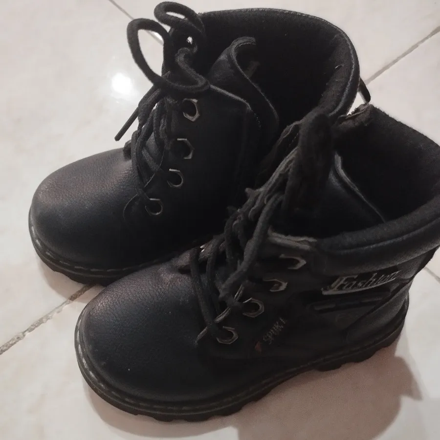 نیم بوت بچگانه