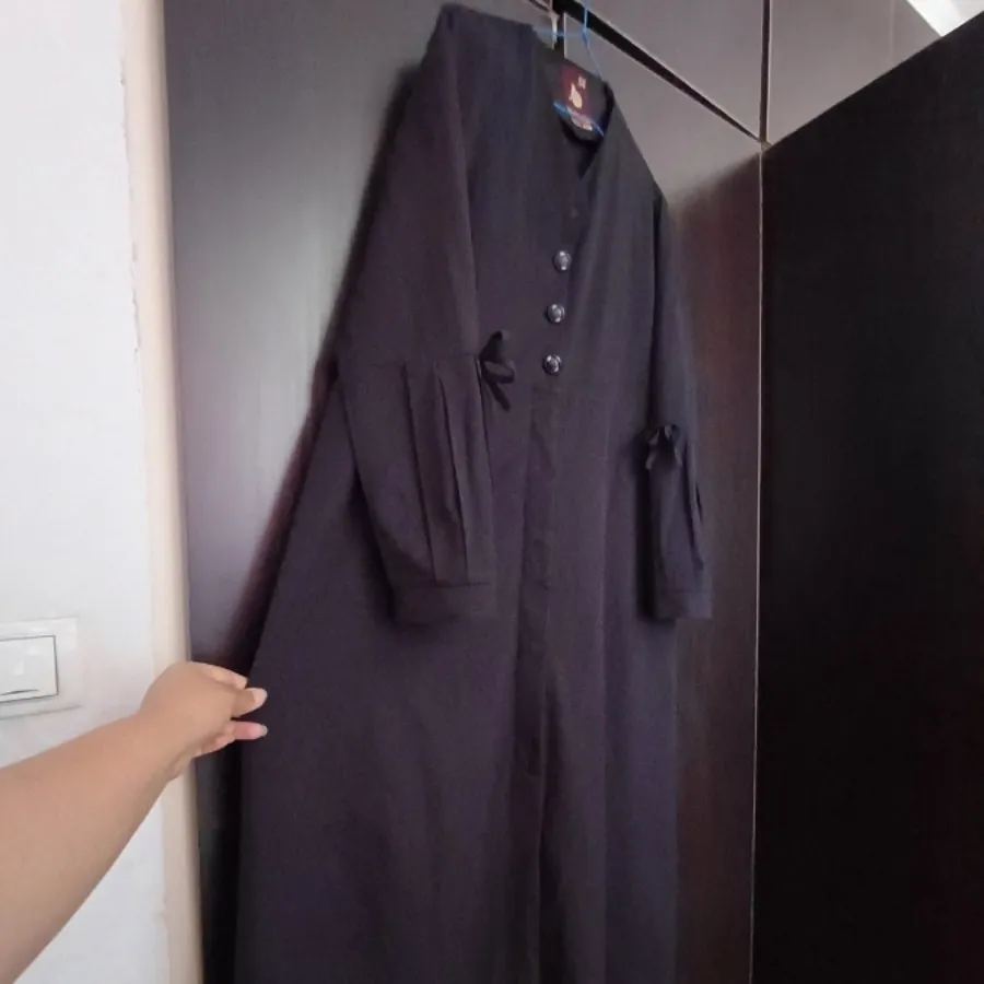 مانتو مشکی بلند درحدنو