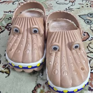 دمپایی چشم ? قلمبه
