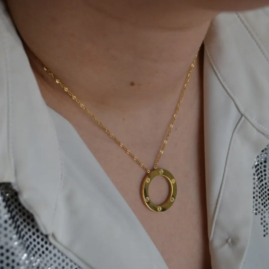 گردنبند گرد کارتیه لاو