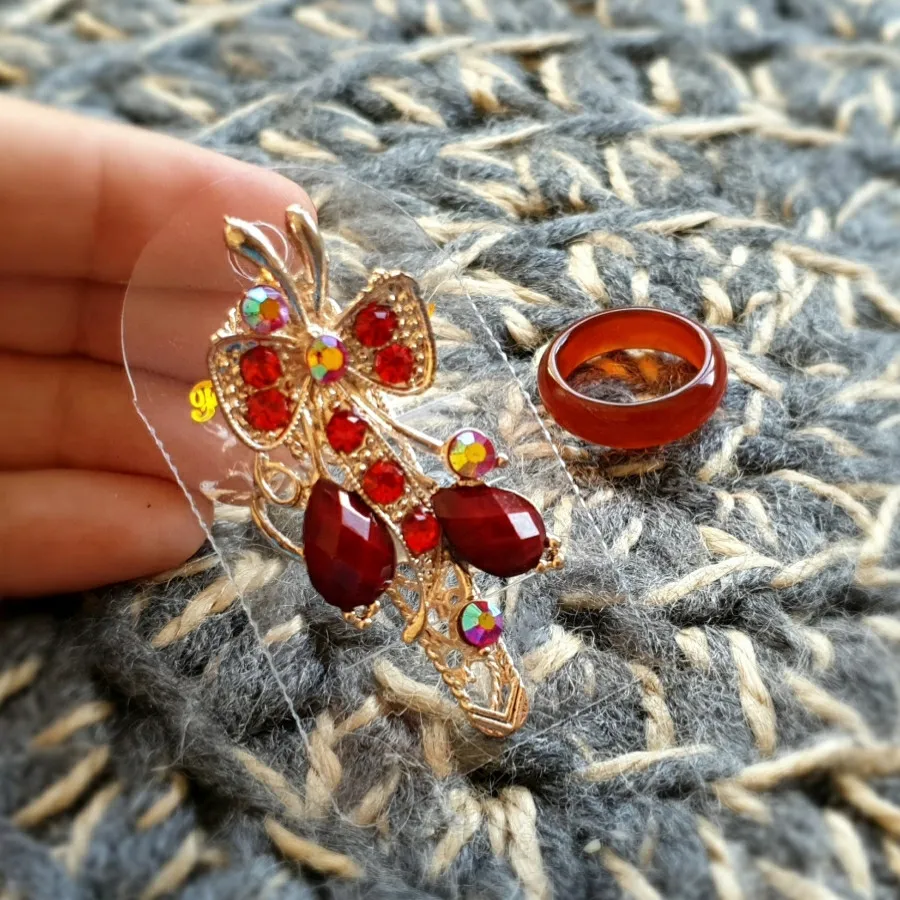 گیره یاقوتی