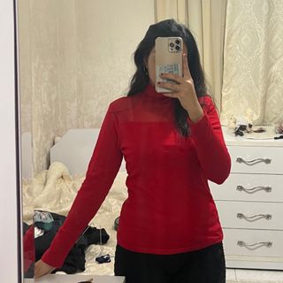 لباس قرمز