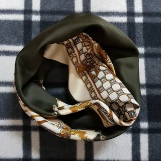 روسری ساتن(86 در 86 سانت)