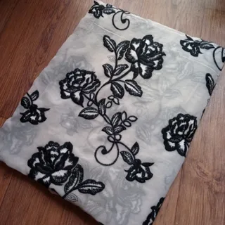 پارچه حریر خامه دوزی شده