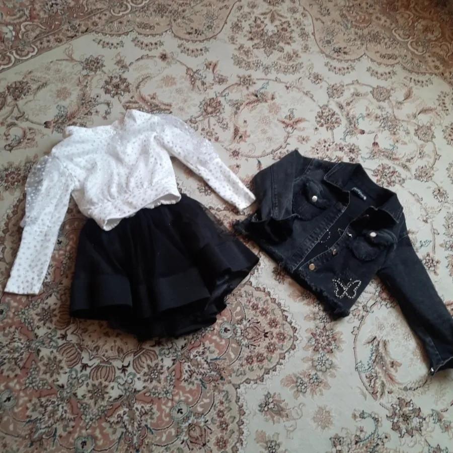 یک‌کت تک‌دخترانه وبلوزدام