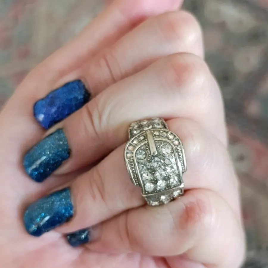 انگشتر نقره طرح سگک