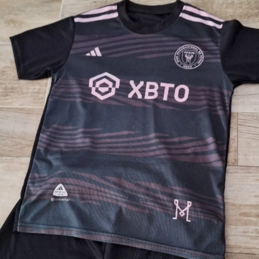 تیشرت شلوارک ورزشی فوتبال