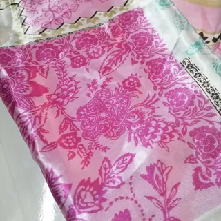 روسری ساتن