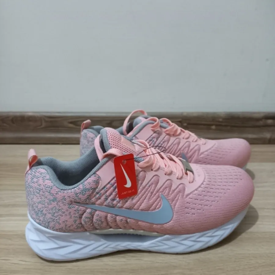 کتونی پیاده روی