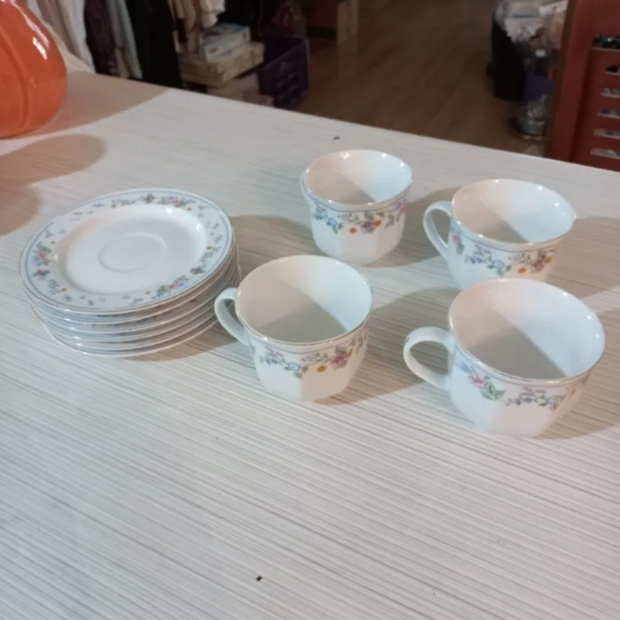 فنجان و نعلبکی