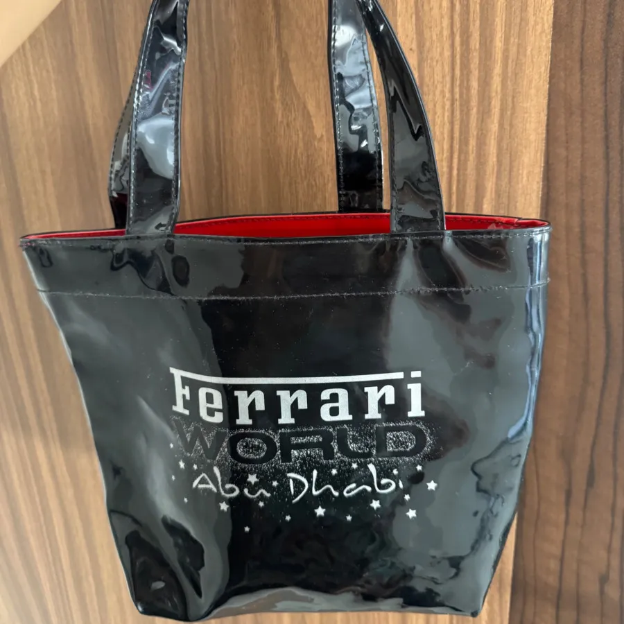 کیف Ferrari