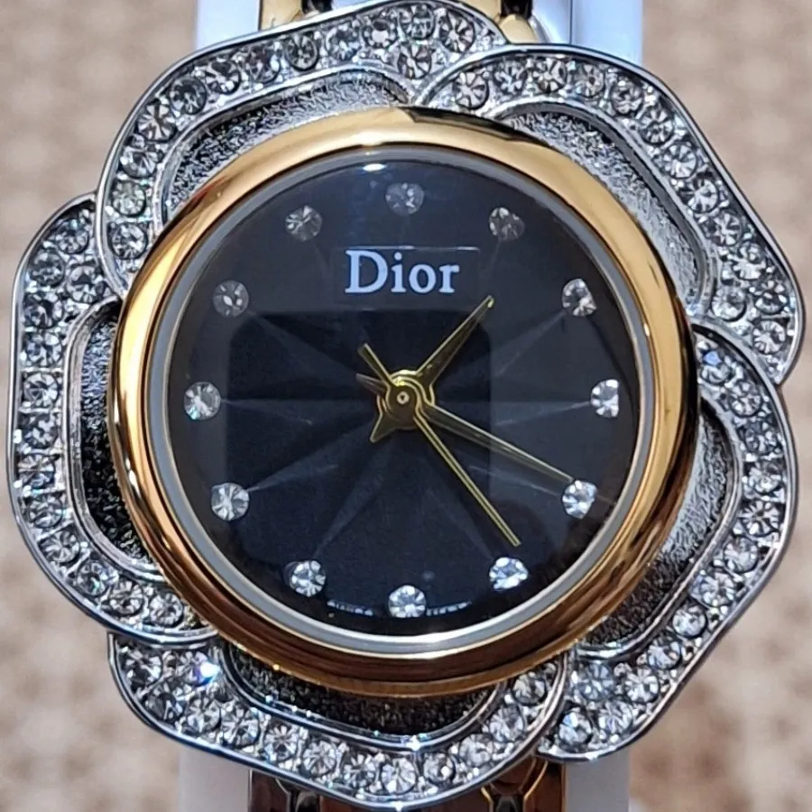 ساعت زنانه دیور نگین دار