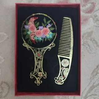 ست اینه و شانه جنس برنجی