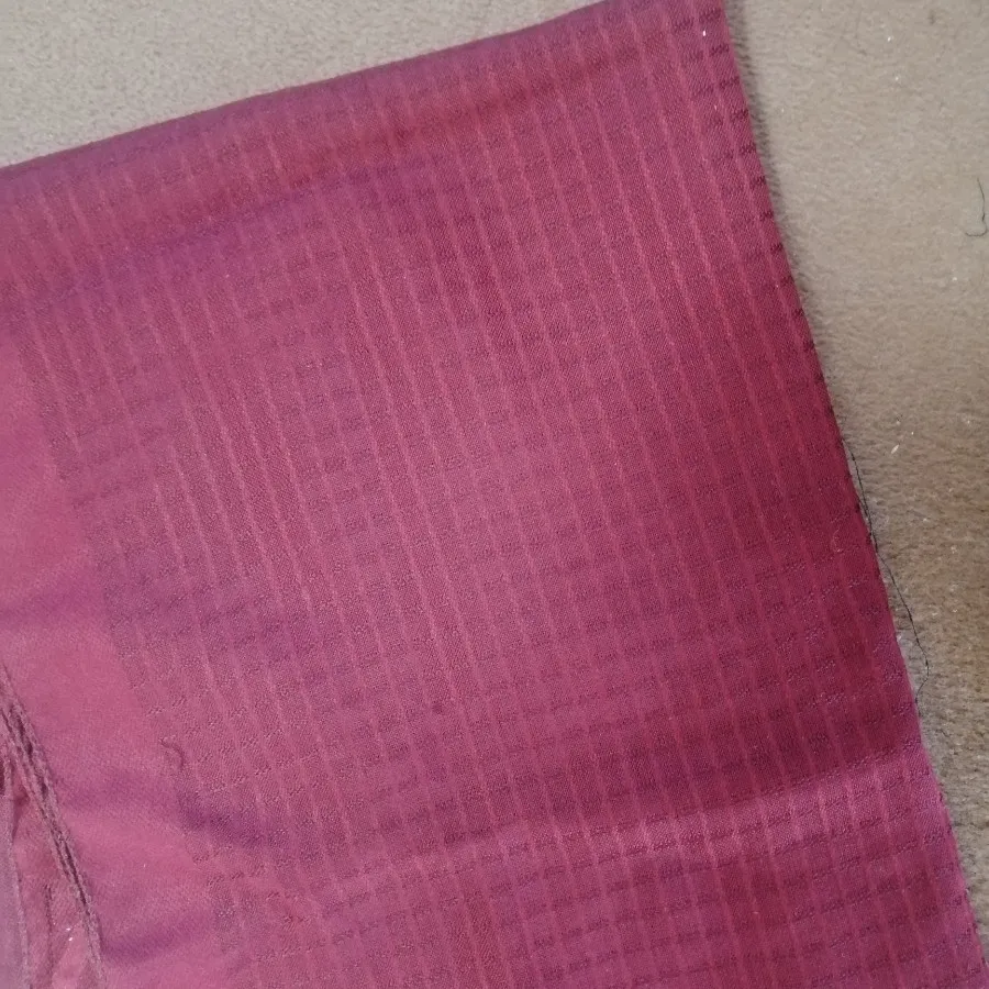 شال زرشکی چهارخونه