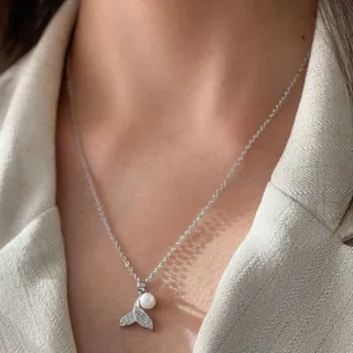 گردنبند دم وال و مروارید