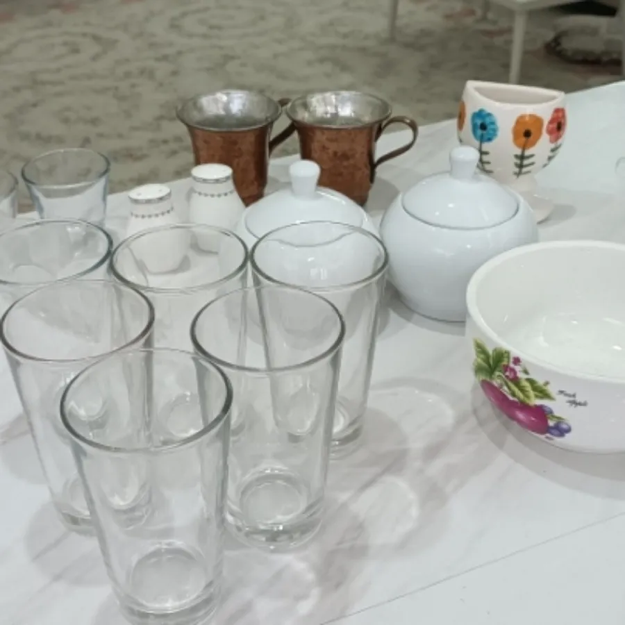 تعدادی ظروف